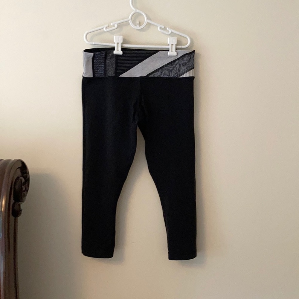 Old school lululemon wonder under crop size 8